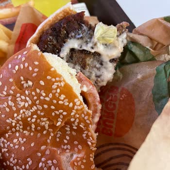 Görseliyle Uyuşmayan Menü: Burger King’de Sünger Bob Menüsü Yanıltması