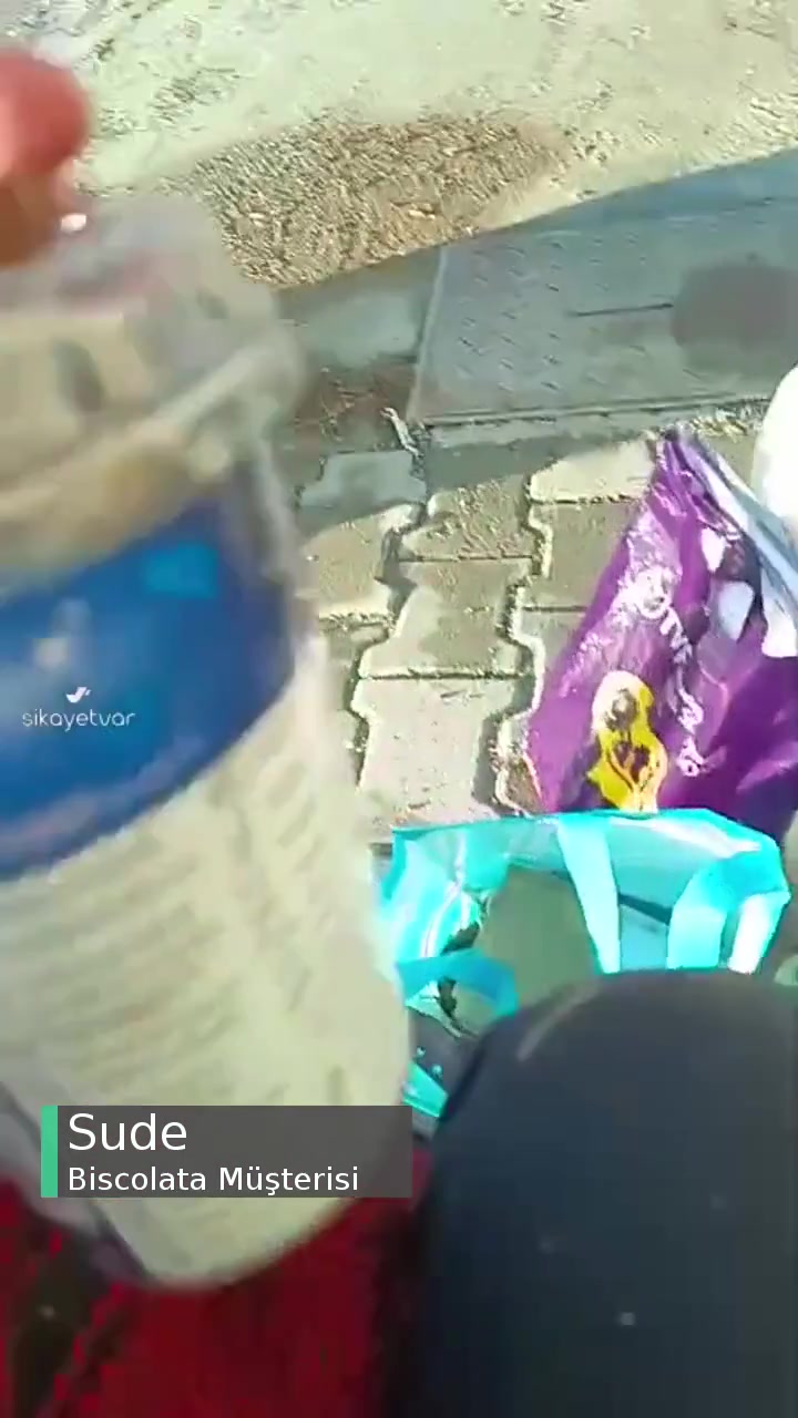 Biscolata Ürünün Tadının Kötü Ve Şekillerinin Belirsiz Olması! videonun kapak resmi