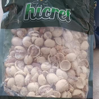 Yırtık Paket Ve Kurtlu Bademler Hicret Kuruyemiş’te Güven Sorunu