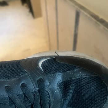 Kısa Sürede Bozulan Sneaker Ve Çözüm Sunmayan Mağaza