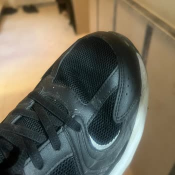 Kısa Sürede Bozulan Sneaker Ve Çözüm Sunmayan Mağaza