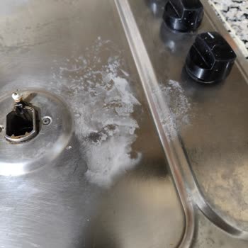 Porçöz Yağ Çözücü Ocağı Beyazlatıp Kalıcı Leke Bıraktı