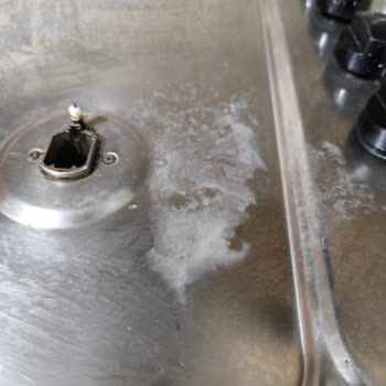 Porçöz Yağ Çözücü Ocağı Beyazlatıp Kalıcı Leke Bıraktı