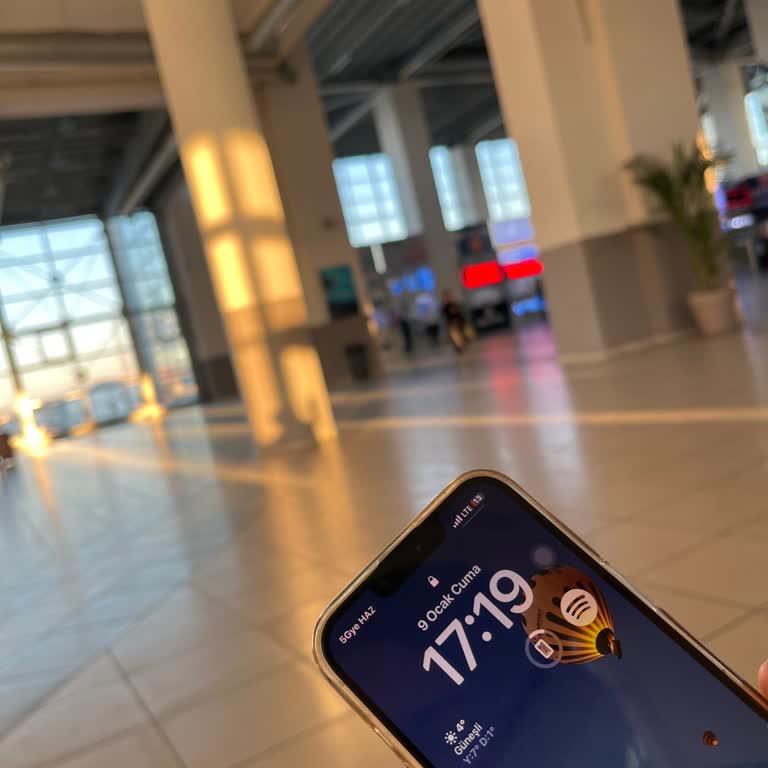 Buzlu Turizm Gecikmesi, Ek Ücret Ve Personel Davranışı Şikayeti