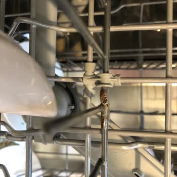 Beko Bulaşık Makinesinde Sepet Paslanması Ve Ücretsiz Parça Değişimi Talebi