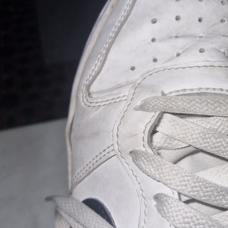 2 Yıllık Garanti Altındaki Nike Ayakkabı Deforme Oldu, Değişim Reddedildi