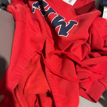 Mavi Sweatshirt Kalitesiz; İnceleme Sürecinde Kullanıcı Hatası Söylendi