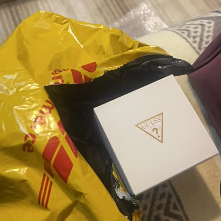 Guess Saat Siparişinde Hediye Paketi Ve Not Eksikliği
