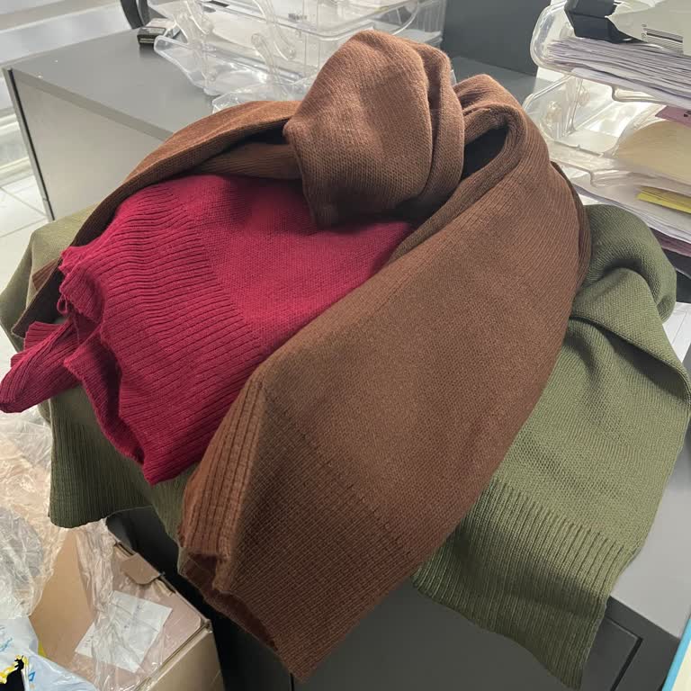 Instagram Satıcısından Aldığım Kazaklar Görsellerle Uymadı İade Talebim Görmezden Gelindi