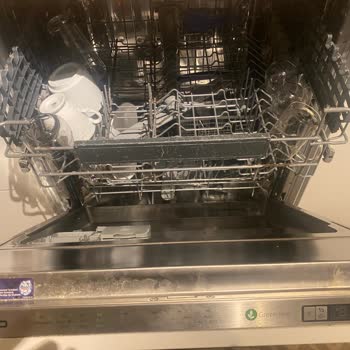 Beko Bulaşık Makinesinde Paslanan Raflar Sağlık Riski Oluşturuyor