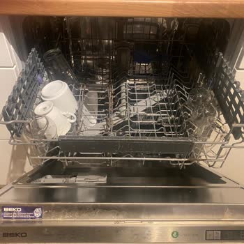 Beko Bulaşık Makinesinde Paslanan Raflar Sağlık Riski Oluşturuyor