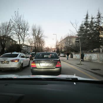 Çiçekli Mahallesinde Işıklar Kapanıyor, Trafik Kaosu Ve Kaza Riski