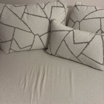 Ergül Mobilya'da Moon Koltuk Takımında Aşırı Potlaşma Ve Deformasyon