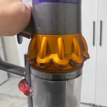 Dyson V15S Detect Süpürge Mor Keçeler Aşınıyor Garanti Kapsamı Red Edildi