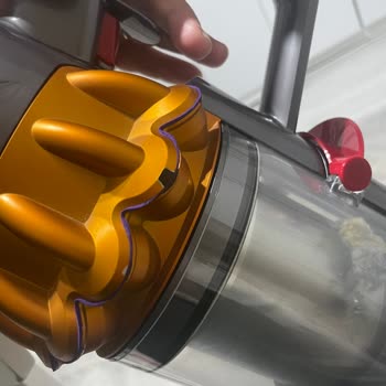 Dyson V15S Detect Süpürge Mor Keçeler Aşınıyor Garanti Kapsamı Red Edildi