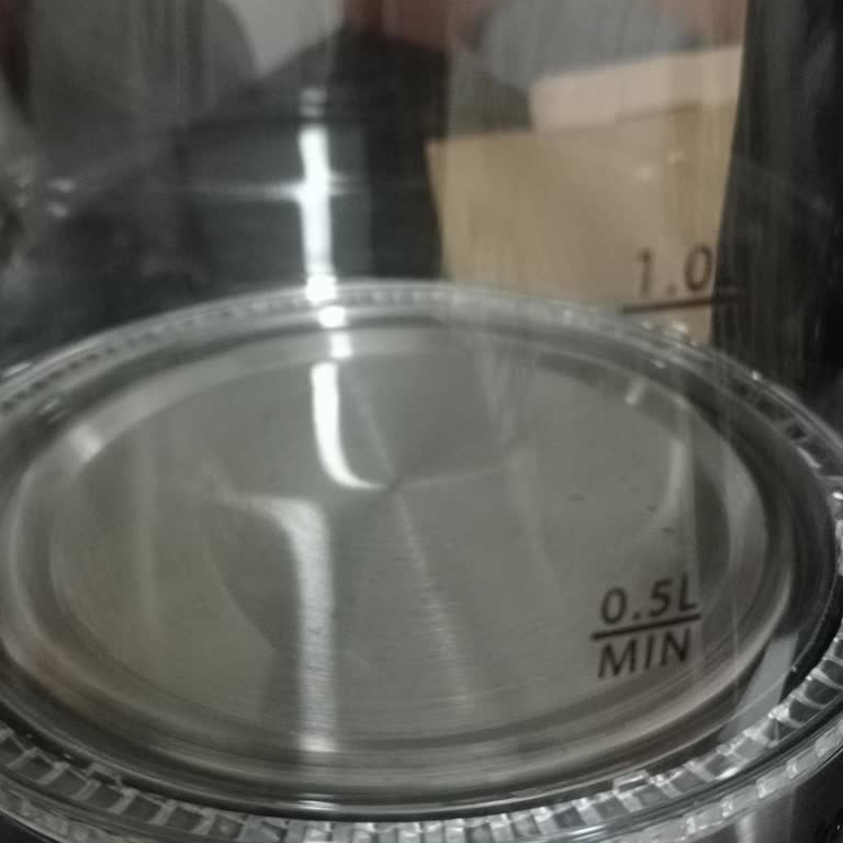 A101'de Hatalı Çaycı Ve Çalışanın Saygısız Tavrı