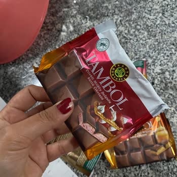 A101 Mağazasından Kirli Ve Ezilmiş Çikolatalar, Yetkiliye Ulaşılamıyor