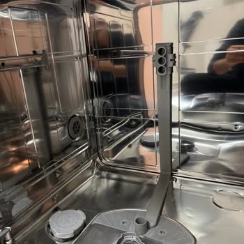 Profilo Bulaşık Makinesinde Küçük Sabitleme Parçasının Kopması Ve Ücretsiz Onarım Talebi