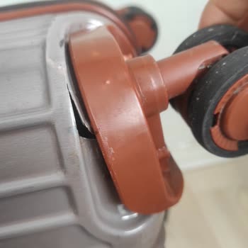 Garanti Kapsamındaki Bavulun Tek Uçuşta Kırılması Ve Müşteri Hizmetlerinin Hatalı Yaklaşımı