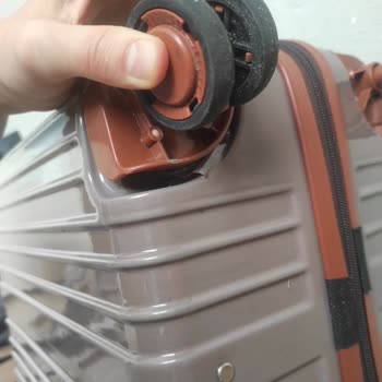 Garanti Kapsamındaki Bavulun Tek Uçuşta Kırılması Ve Müşteri Hizmetlerinin Hatalı Yaklaşımı