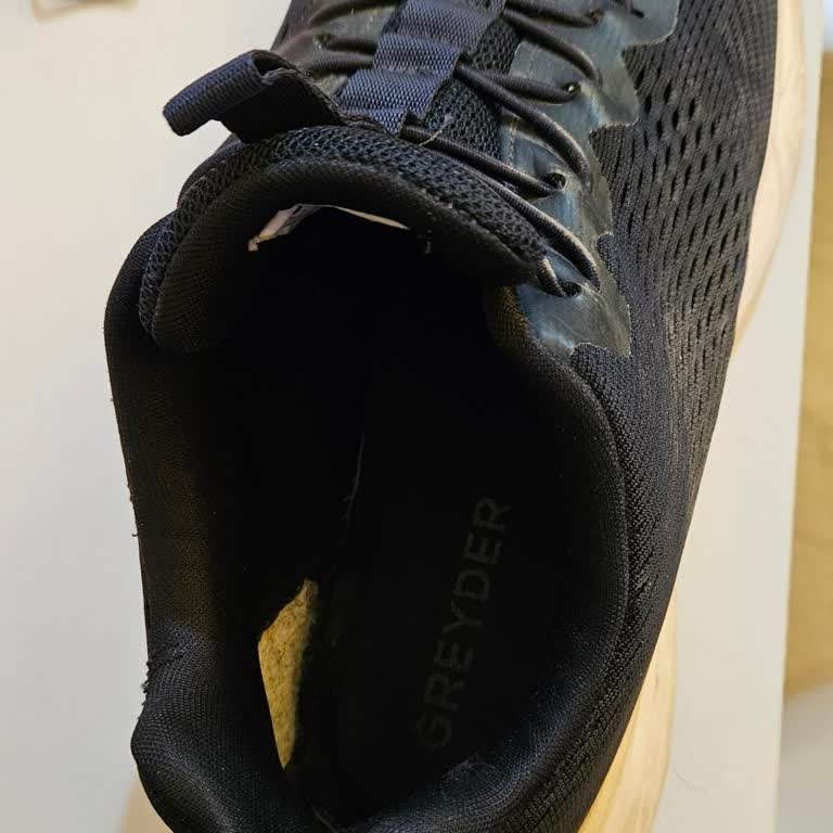 Greyder Ayakkabısının İç Astarının Hızla Yırtılması Ve Garanti Sürecinde Bilgi Verilmemesi