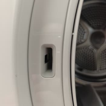 Bosch Kurutma Makinesinde İlk Kullanımdaki Göçük, Aşırı Isınma Ve Kapak Kilidi Arızası