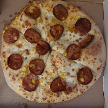 Little Caesars’da Görsel Ve Gerçek Pizza Arasındaki Uçurum, İçecek Yok