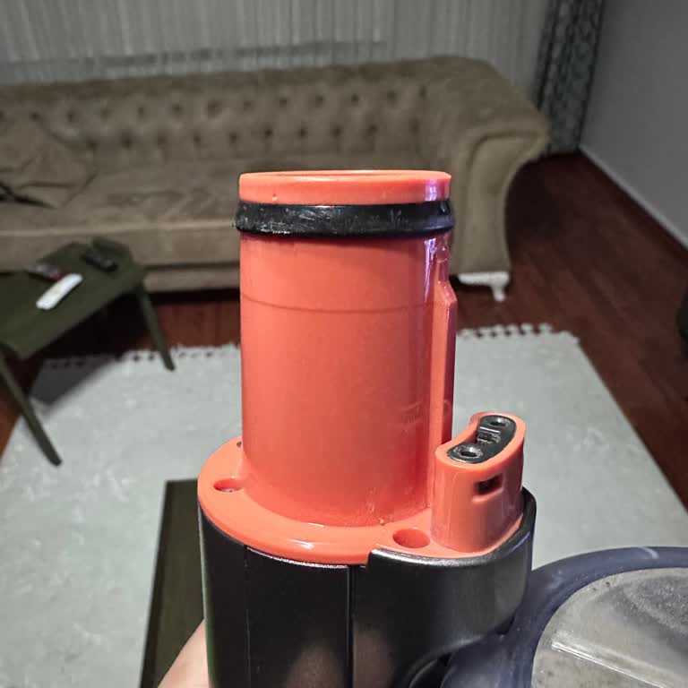 Philips 8000 Dikey Süpürge Parçası Kırıldı, Garanti Değişim Talebim