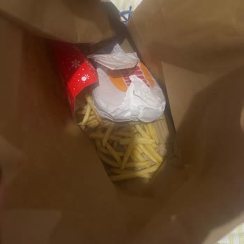 Burger King Kayışdağı’nda Süre Dolmuş Et Ürünleri Nedeniyle Zehirlenme