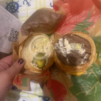 Burger King Kayışdağı’nda Süre Dolmuş Et Ürünleri Nedeniyle Zehirlenme