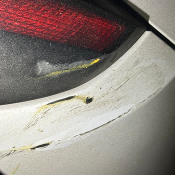 Çavuşoğlu Hyundai Servis Aracımı Kirli Bıraktı Ve Kaza Yaptığını Sakladı