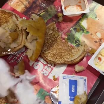 Burger King'de Pişmemiş Tavuk Ve İçerisinden Çıkan Kemik Ve Kıkırdak