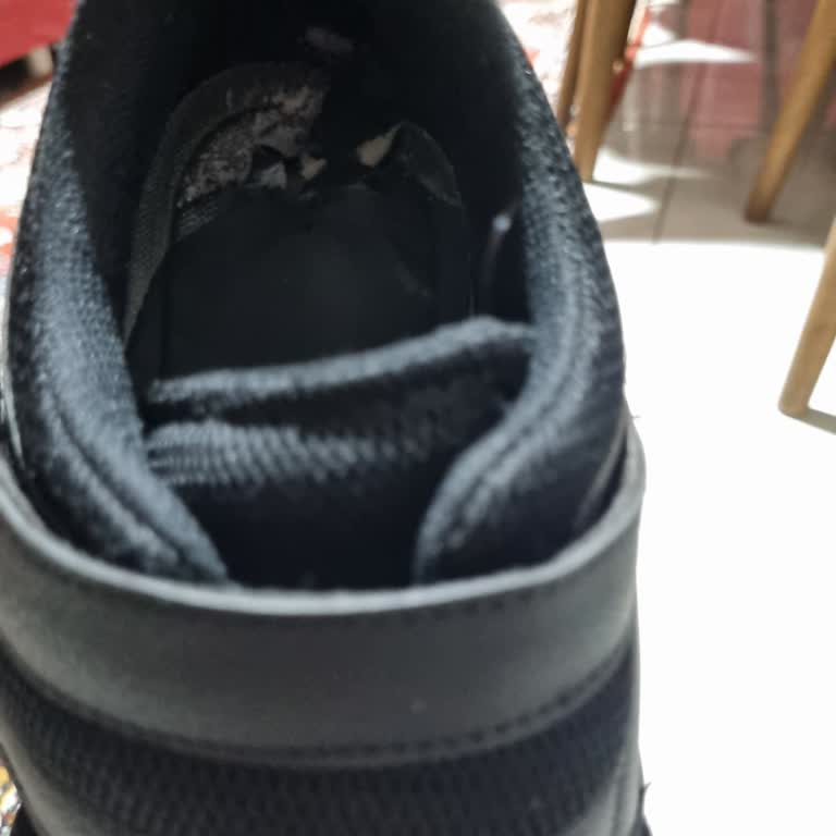 Ayakkabının Alt Tabanı Açıldı, Firma İletişimsiz; Ücret İadesi Talebi