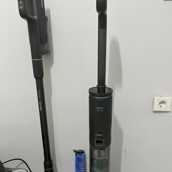 Philips 7000 Serisi Aqua Dikey Süpürge Şarjı Sadece On Dakika