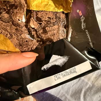 Eti Karam %70 Bitter Çikolata’da Bozulmuş Görünüm Şoku Ve Açıklama Talebi