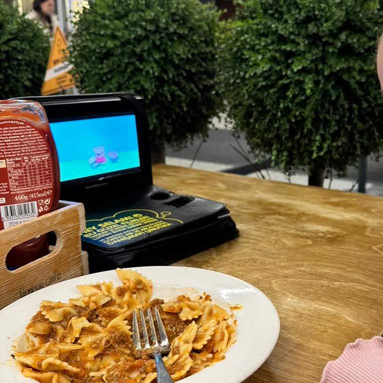 Timboo Cafe Arcadium Şubesinde Tavuklu Sandviç Sonrası Şiddetli Gıda Zehirlenmesi