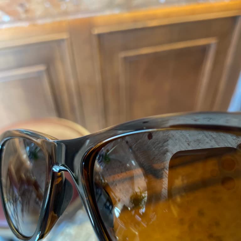 Gafas Oakley defectuosas y sin soporte al cliente en tienda