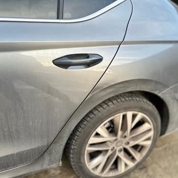 Solicito reparación de abolladura en guardabarros Skoda Octavia 2024