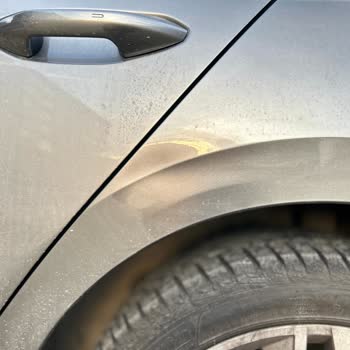 Solicito reparación de abolladura en guardabarros Skoda Octavia 2024