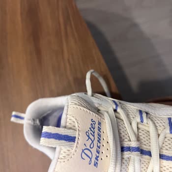 Skechers Ayakkabımın Arka Kısmı Yırtıldı Ücretsiz Değişim İstiyorum