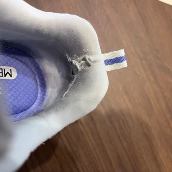 Skechers Ayakkabımın Arka Kısmı Yırtıldı Ücretsiz Değişim İstiyorum