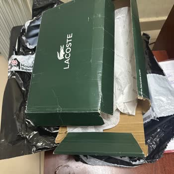 Hasarlı Ve Tozlu Lacoste Ayakkabı İçin Birebir Değişim Talebi