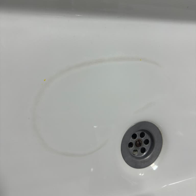 Seramiksan Üretim Hatası Olarak Lavabodaki Sarı Leke İçin Ücretsiz Değişim Talebi