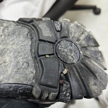 Tergan Erkek Botunun Tabanı Kısa Sürede Delindi Müşteri Hizmetleri Cevap Vermedi