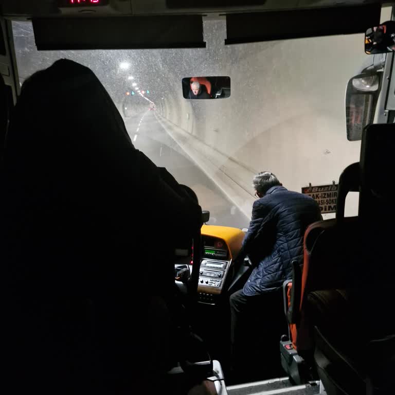 Gecikme, Kaba Şoför Ve Çift Satılan Koltuklar