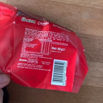 Siparişteki Ülker Bol Sütlü Çikolata Beyazlaşmış Ve Tüketilemez
