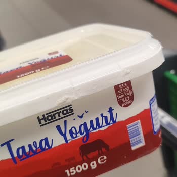 Kuşadası File Market’te Yoğurtta Kıl Ve Kaba Çalışan Davranışı