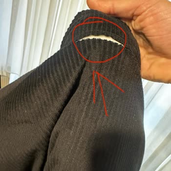 Montta Şişik Ve Sönük Görünümler, Şirketin Alaycı Tutumu