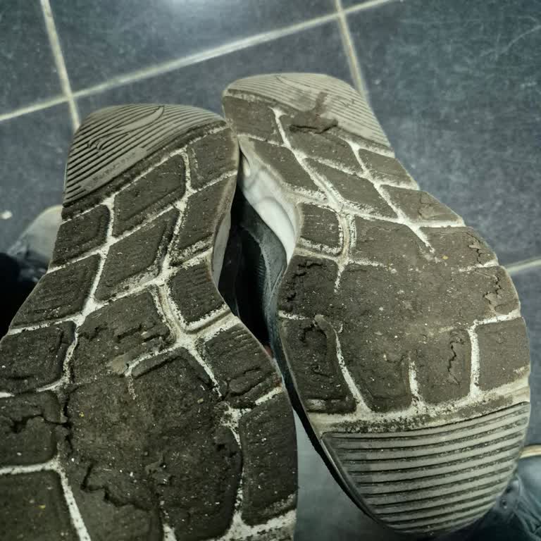 Skechers Ayakkabısının 6 Ayda Tabanda Yırtılması Ve İade Talebimin Reddedilmesi