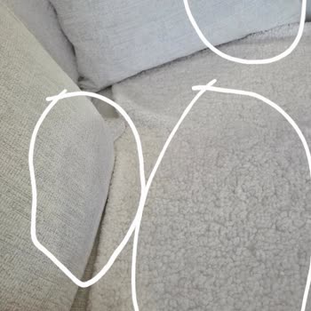 Saten Pijamadaki Aşırı Boya Akması Cilde Ve Eşyalarına Zarar Verdi